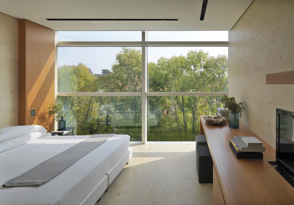 C-hotel &